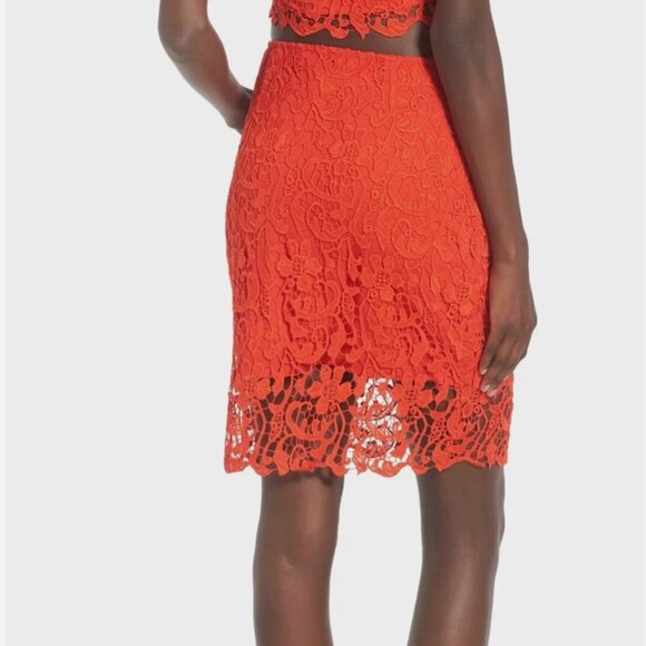 Leith Lace Pencil Skirt MEDIUM Red Floral Overlay Sheer Hem Lined Zip Crochet - Picture 10 of 13
